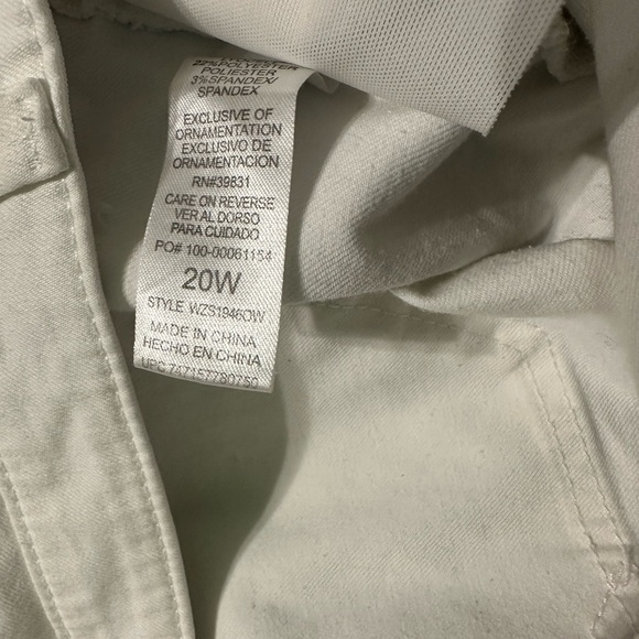 Democracy Crisp White Cropped Jeans - Picture 6 of 6